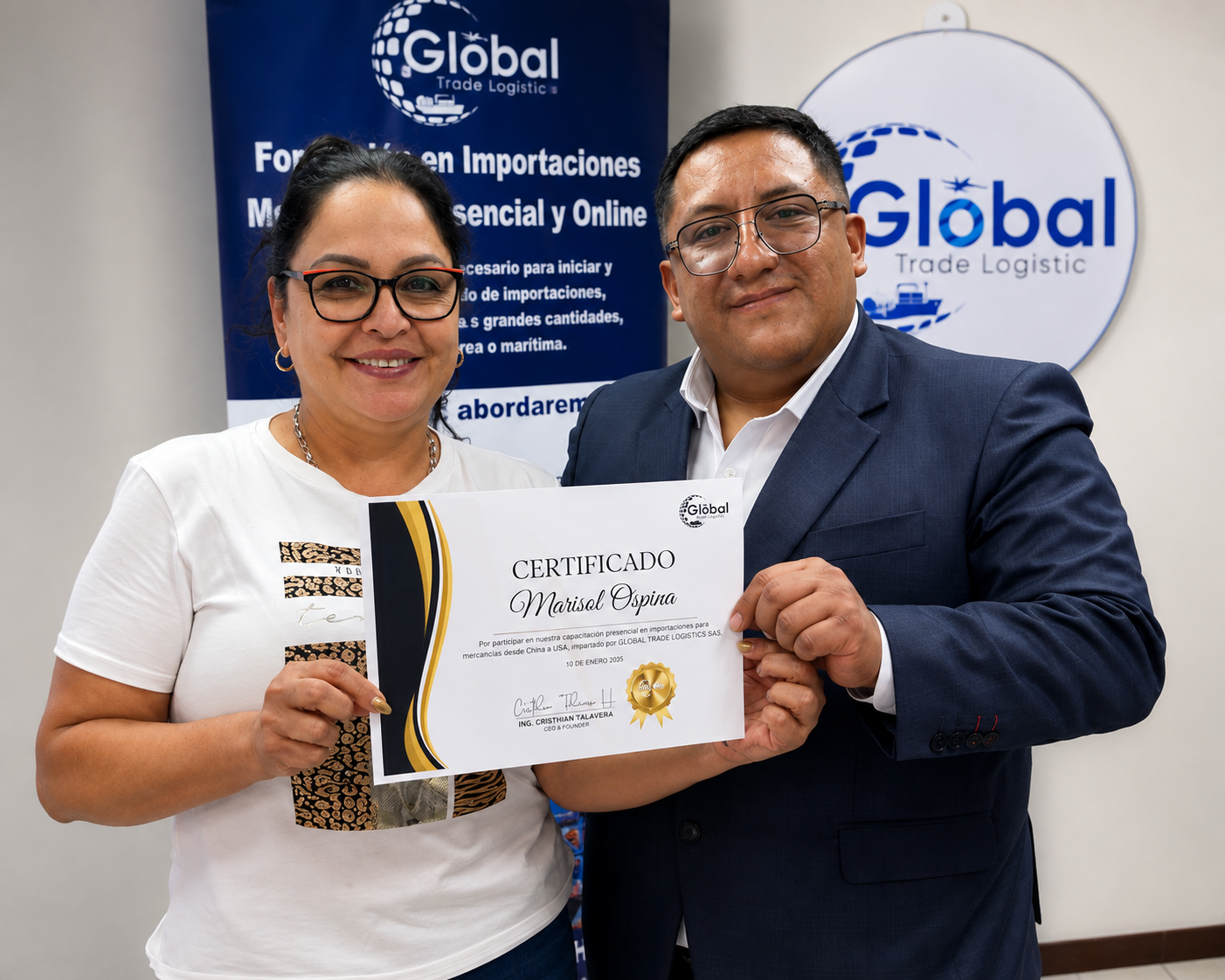 Marisol de Alumatech junto a Cristhian Talavera